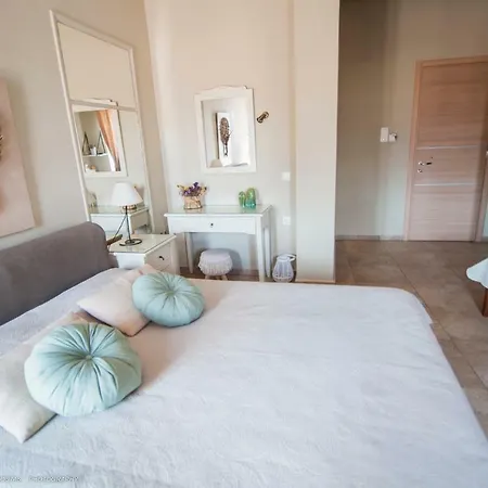 Ostria Эрмуполис